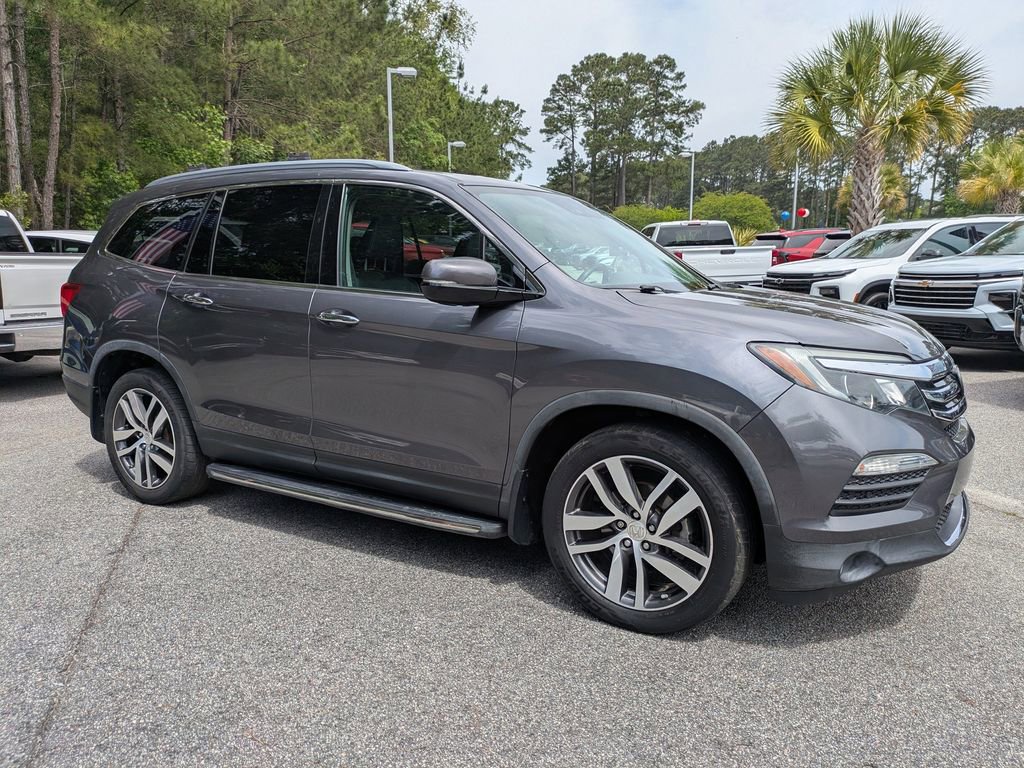 Used 2017 Honda Pilot Elite image 2