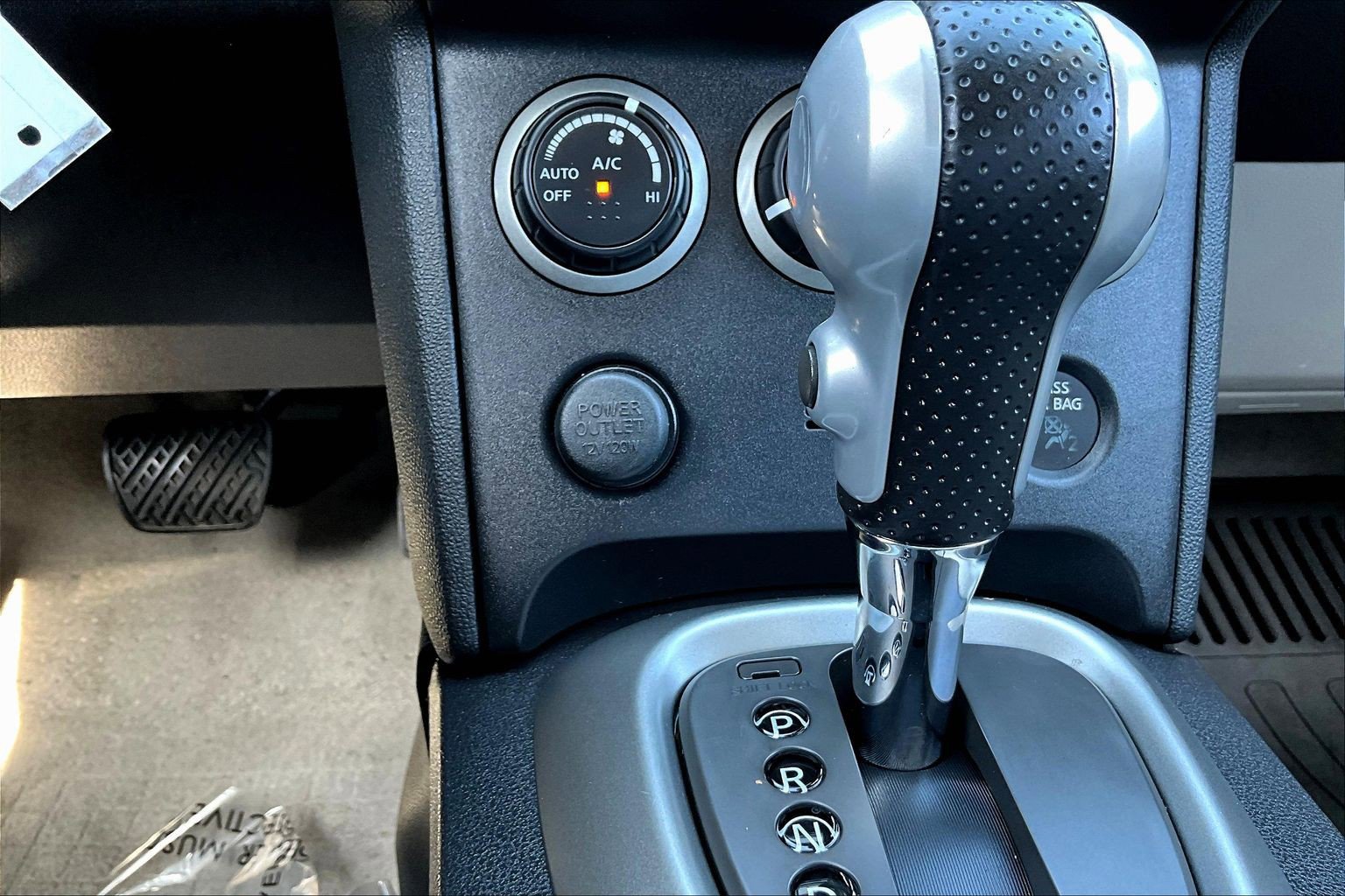 Used 2013 Nissan Rogue SL image 26