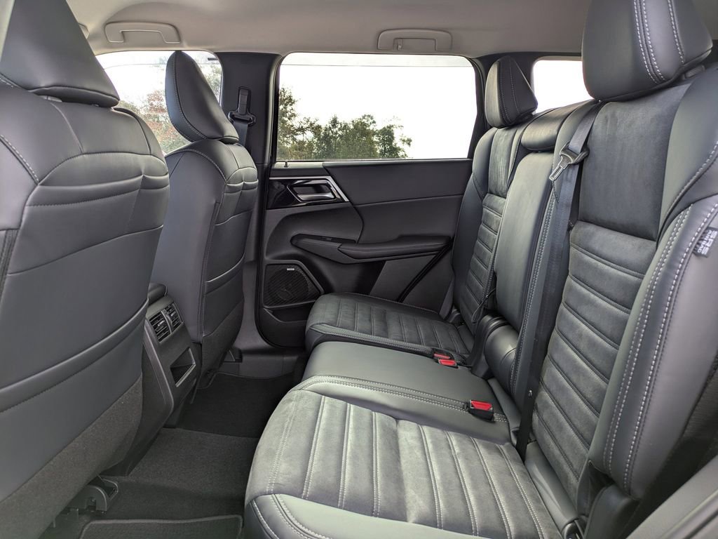 New 2026 Mitsubishi Outlander SE FWD image 14