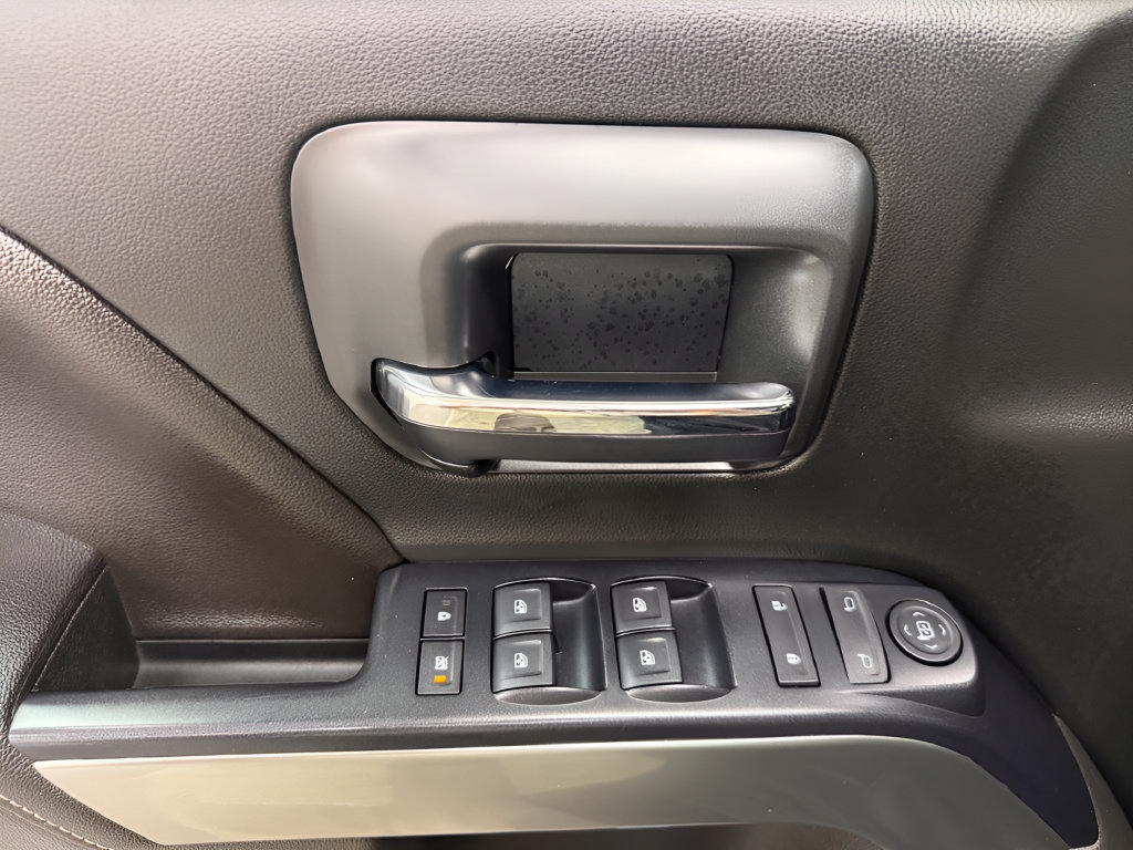Used 2018 Chevrolet Silverado 1500 LT AWD/4WD image 11