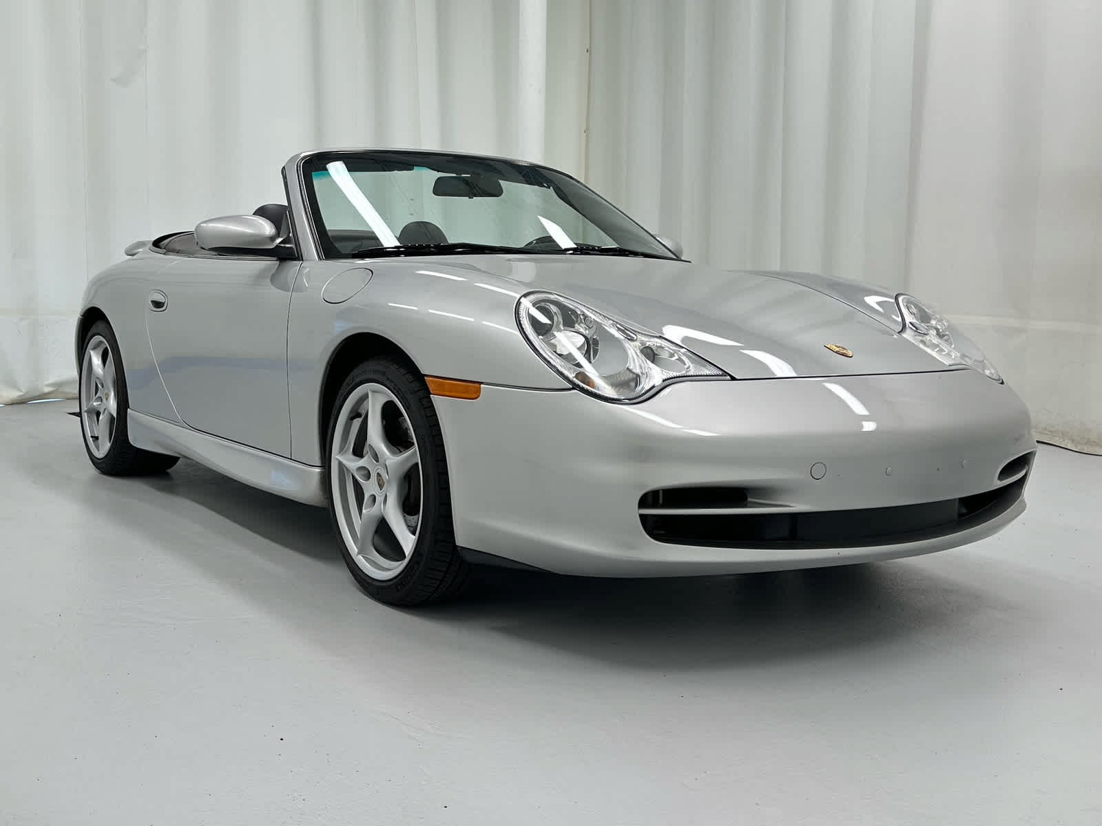Used 2003 Porsche 911 Carrera 4 AWD/4WD image 2