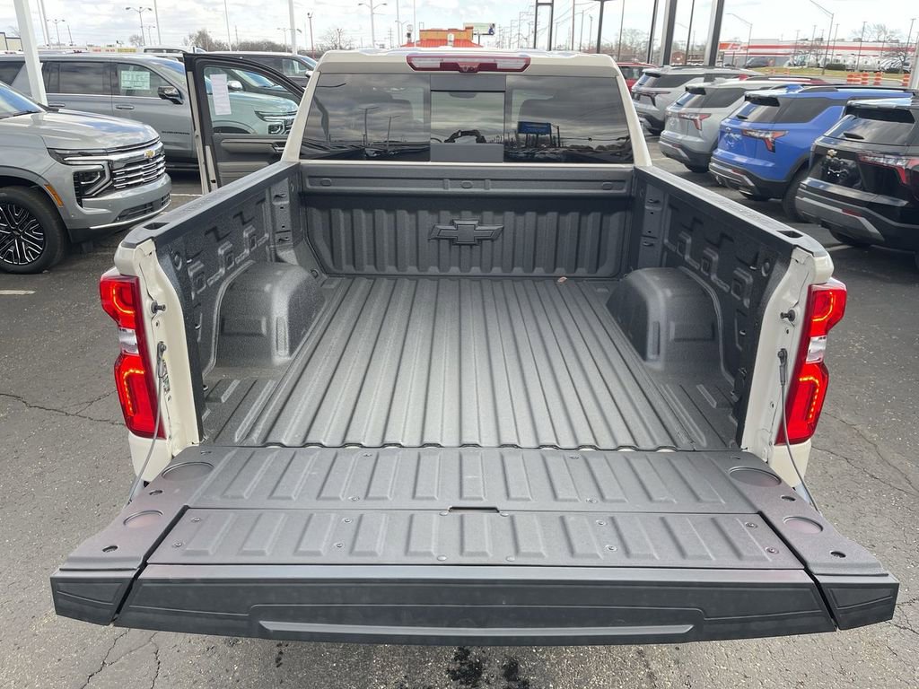 New 2026 Chevrolet Silverado 1500 ZR2 w/ Dark Appearance Package image 23