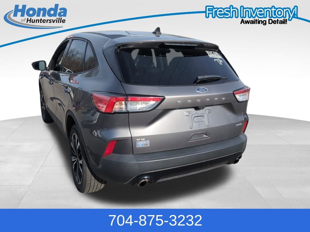Used 2021 Ford Escape SE w/ SE Sport Appearance Package image 6
