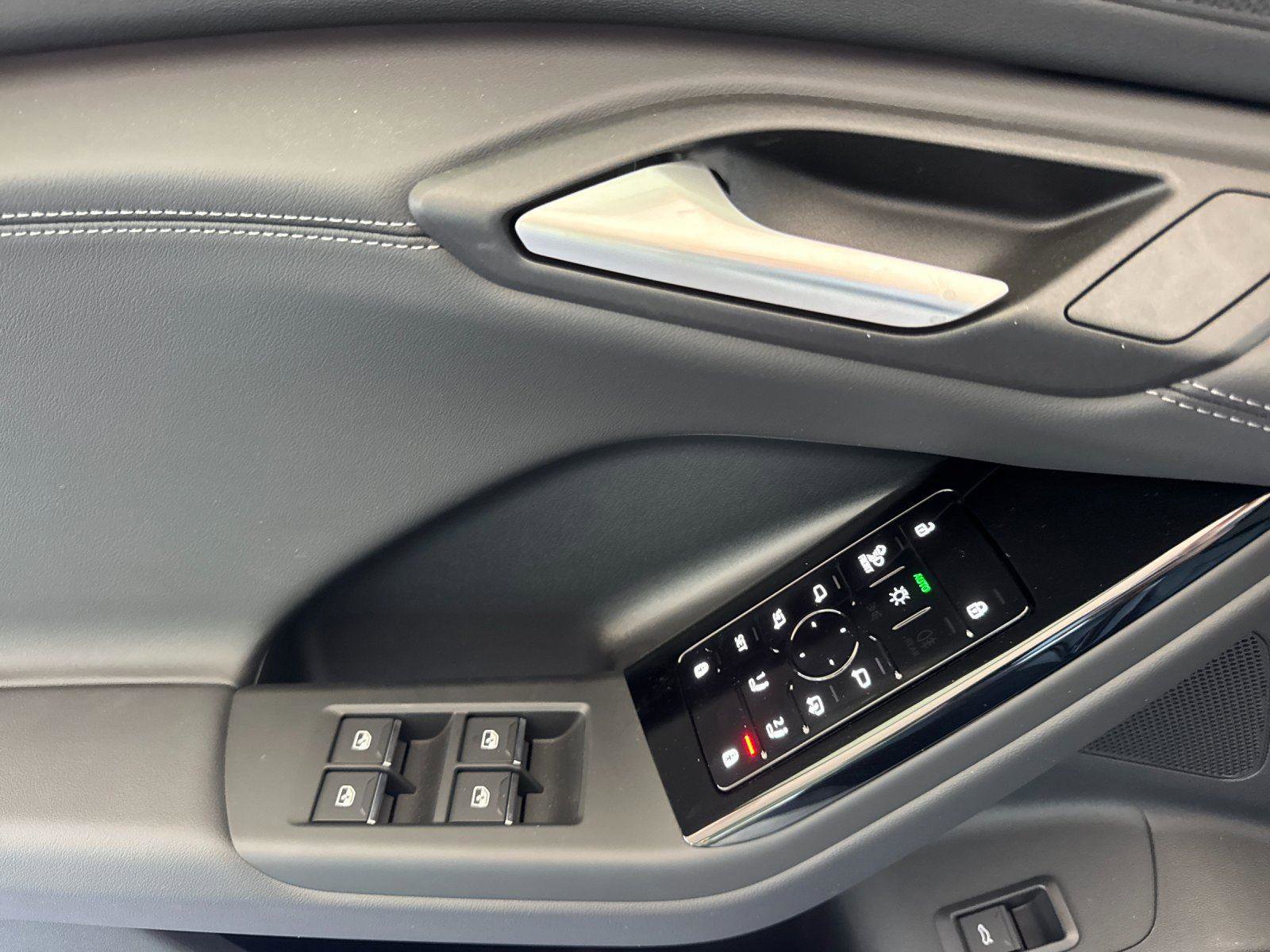 New 2025 Audi Q6 e-tron Premium Plus AWD/4WD image 10