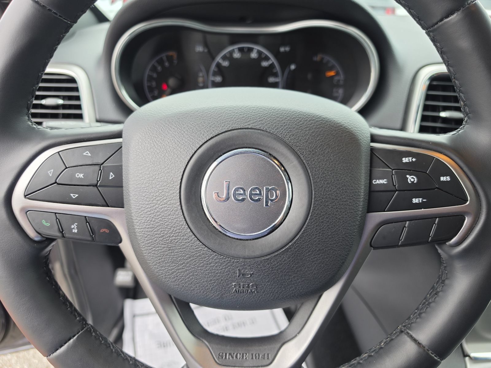 Used 2021 Jeep Grand Cherokee Laredo RWD image 30