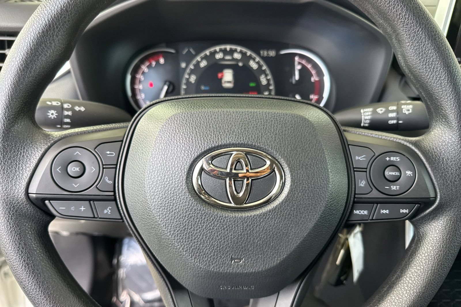 Certified 2025 Toyota RAV4 LE FWD image 29