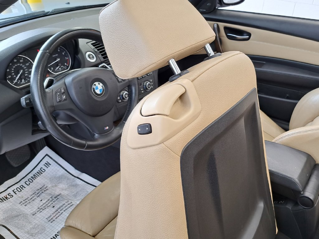 Used 2012 BMW 135i Convertible RWD image 22