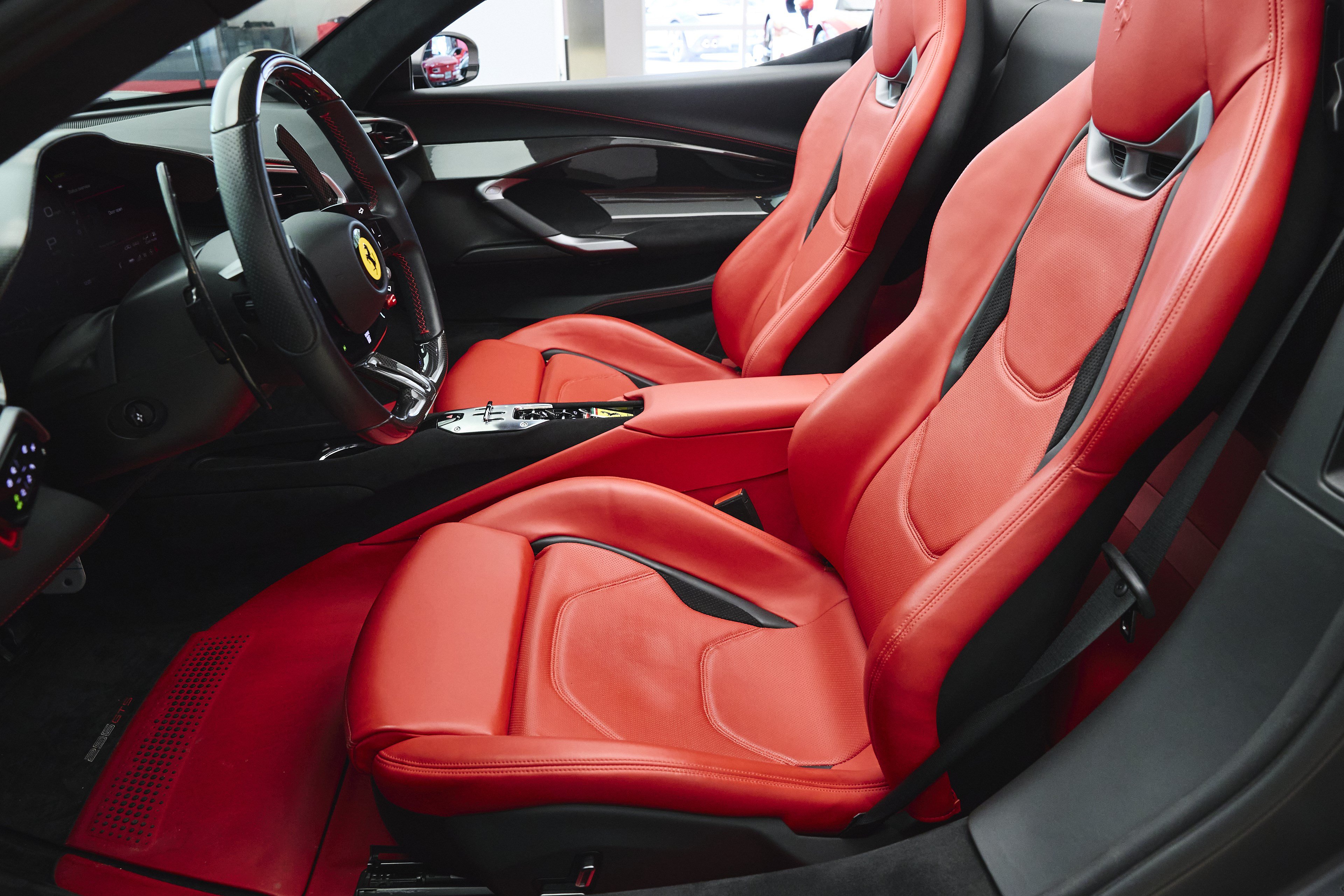 Used 2023 Ferrari 296 GTS RWD image 9