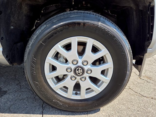 Used 2025 Toyota Tacoma SR5 AWD/4WD image 25