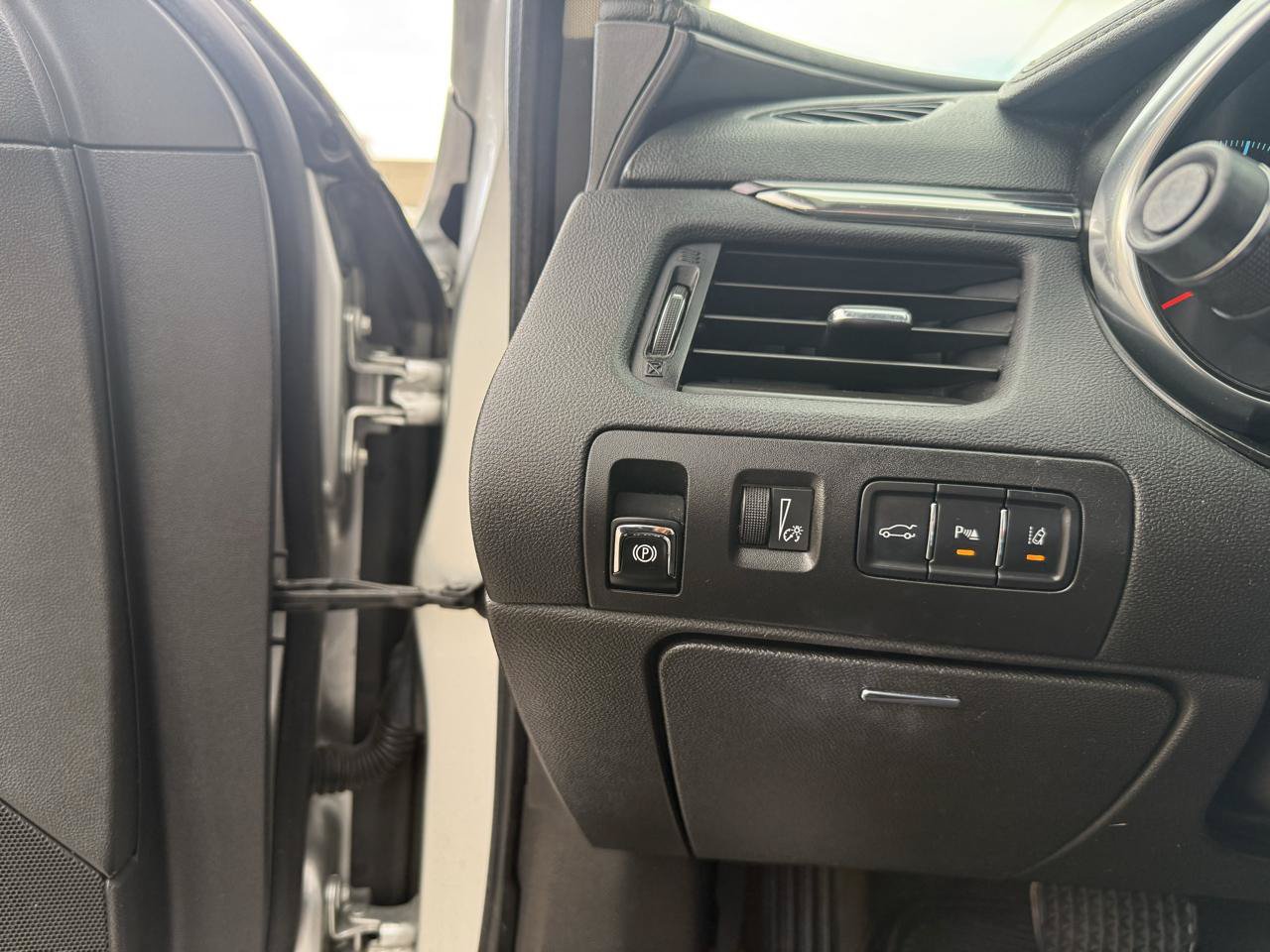 Used 2015 Chevrolet Impala LTZ FWD image 24