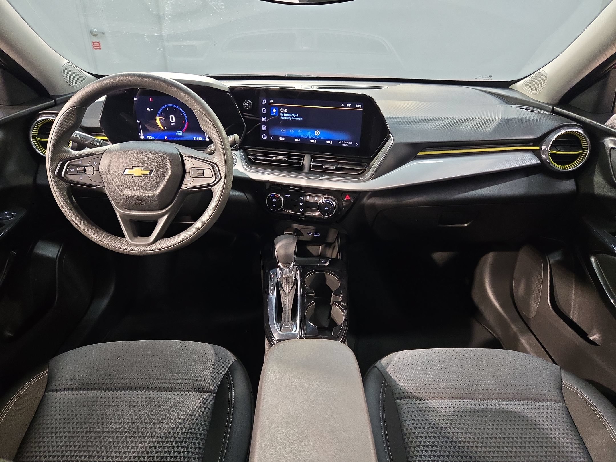 Used 2025 Chevrolet Trax LT FWD image 10