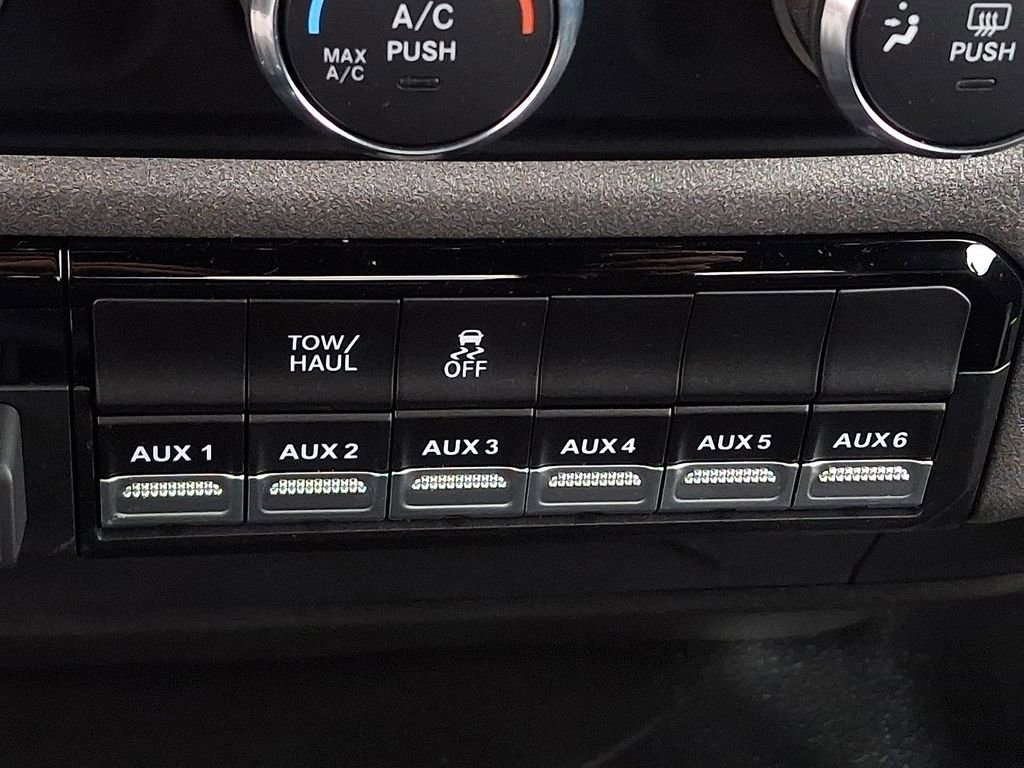 Used 2024 RAM 2500 Tradesman w/ Chrome Appearance Group image 22