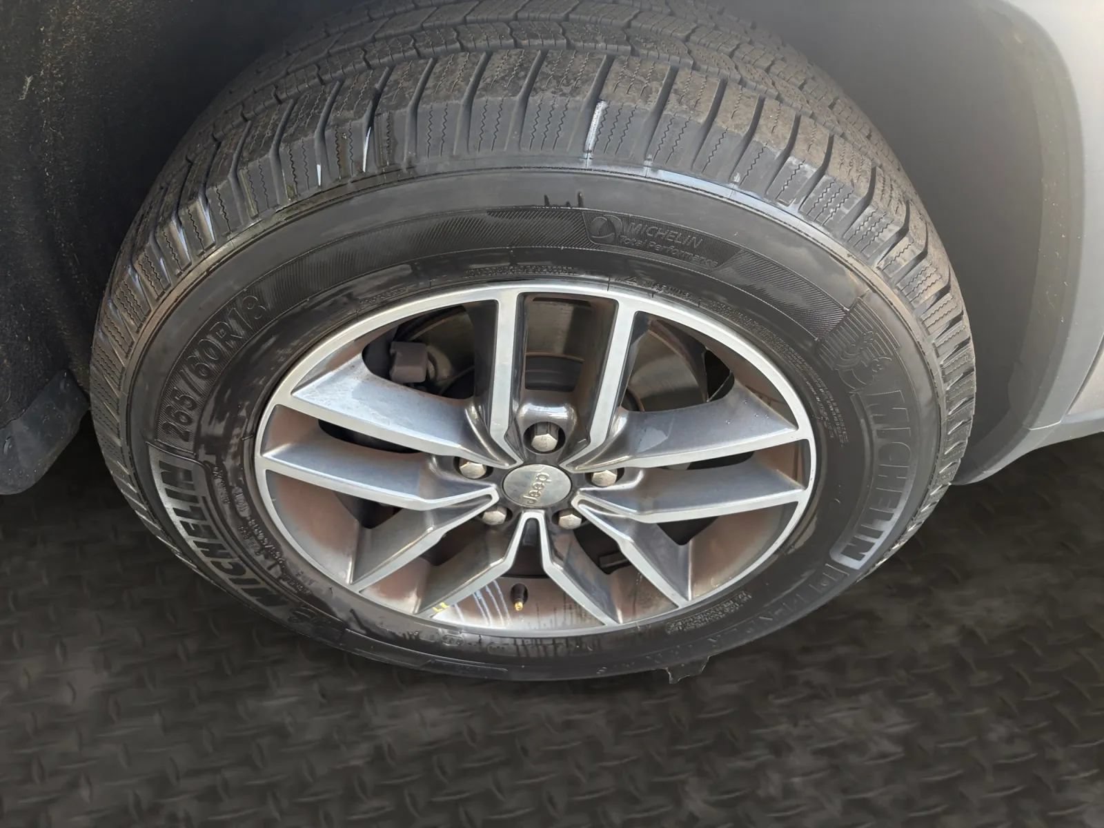 Used 2018 Jeep Grand Cherokee Limited AWD/4WD image 39