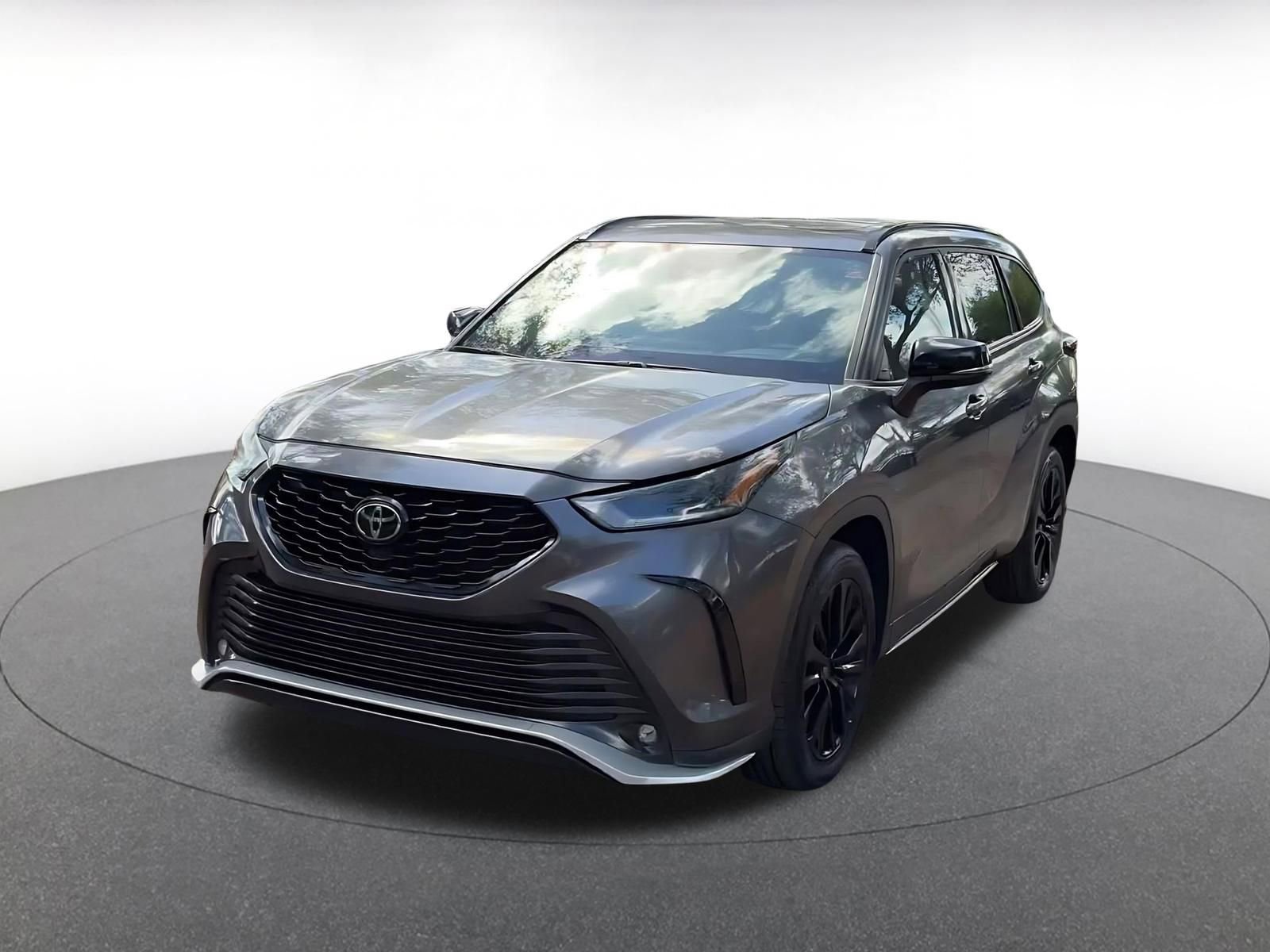 Used 2024 Toyota Highlander XSE image 7