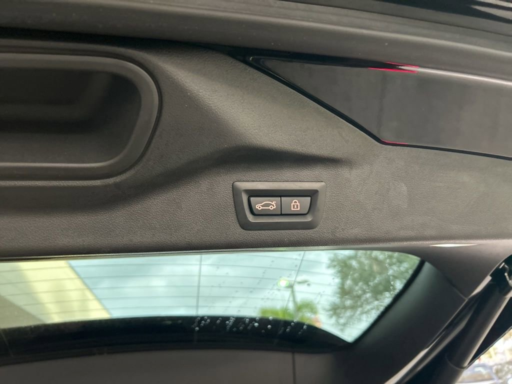 Used 2023 BMW X7 M60i w/ Executive Package image 44