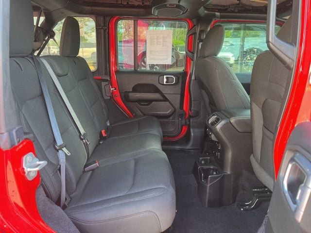 Used 2021 Jeep Wrangler Unlimited Sahara w/ Cold Weather Group AWD/4WD image 19
