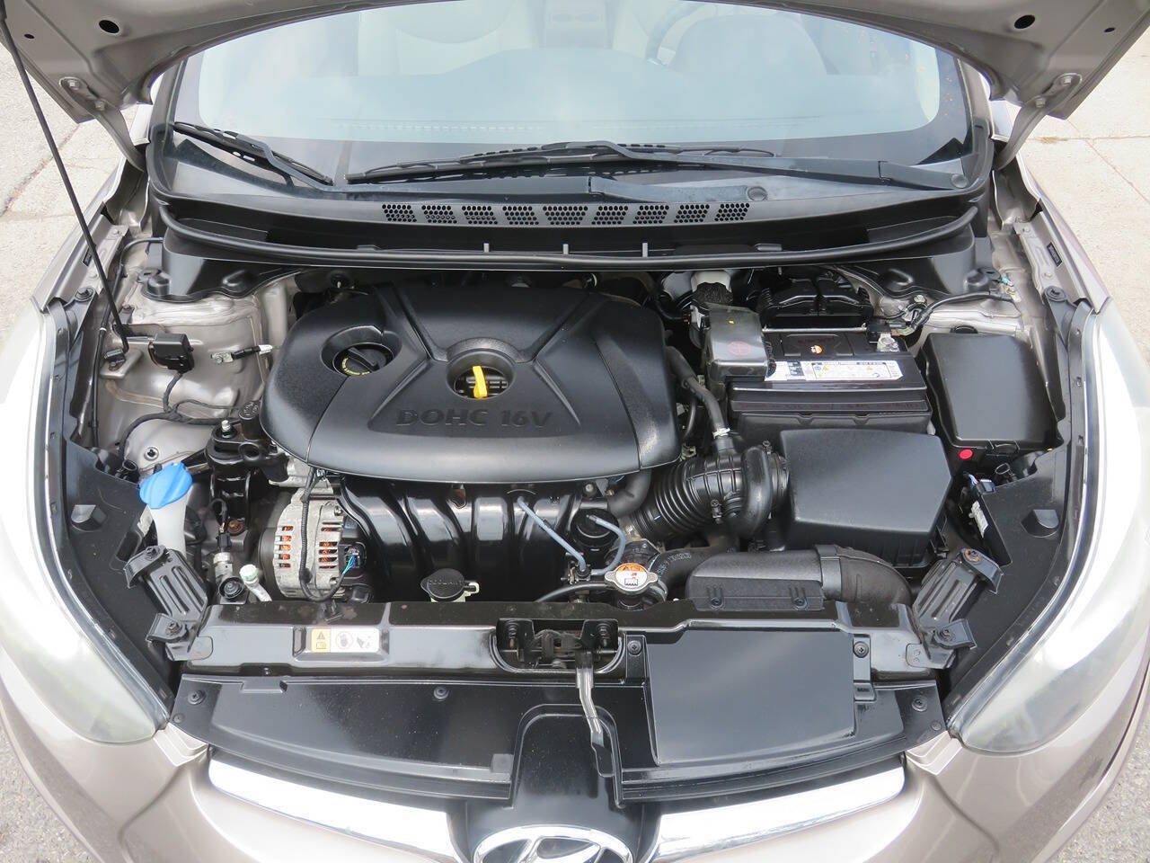 Used 2016 Hyundai Elantra SE FWD image 27