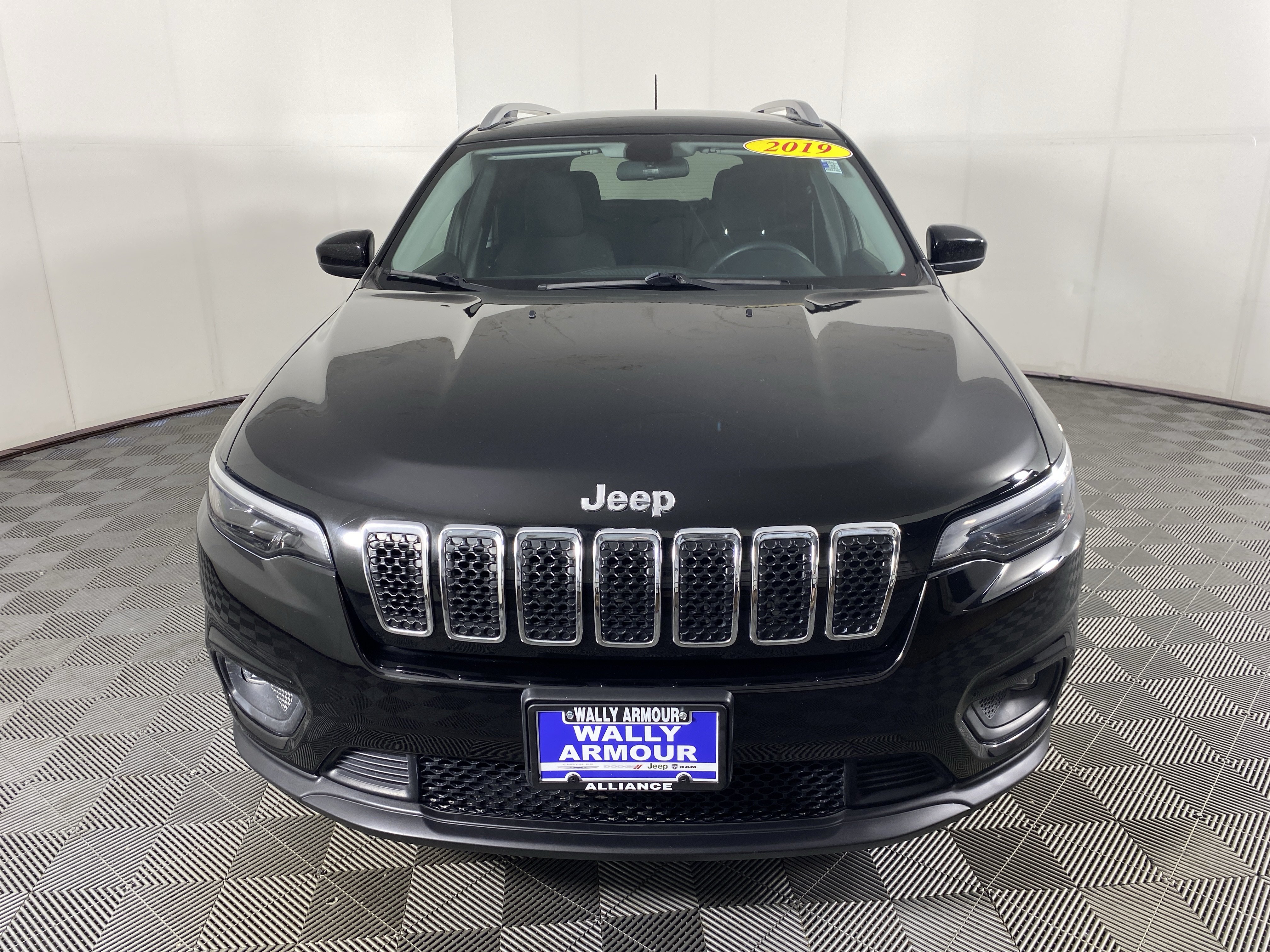 Used 2019 Jeep Cherokee Latitude w/ Popular Appearance Group AWD/4WD image 10