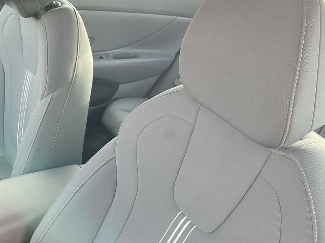 Used 2025 Hyundai Elantra SEL image 24