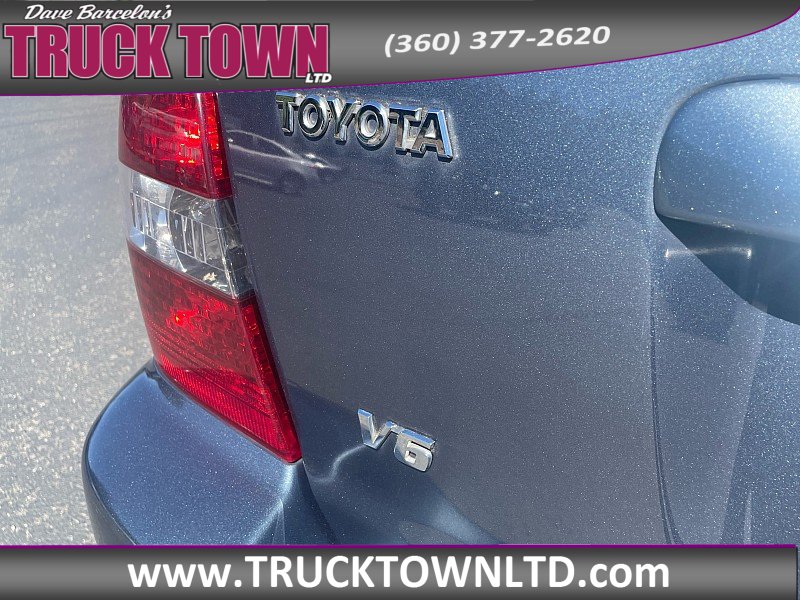 Used 2005 Toyota Highlander 2WD V6 w/ Appearance Pkg image 32