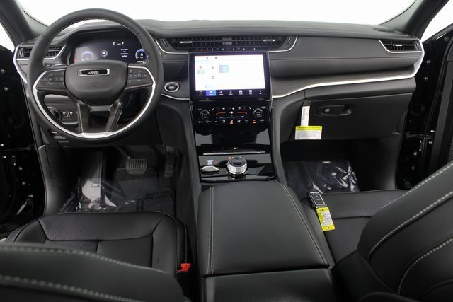 New 2025 Jeep Grand Cherokee Limited image 12