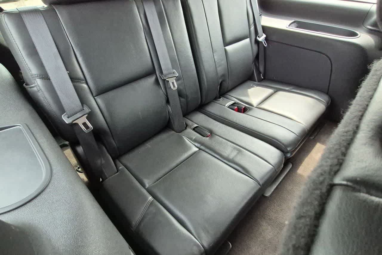 Used 2010 Cadillac Escalade Luxury AWD/4WD image 21