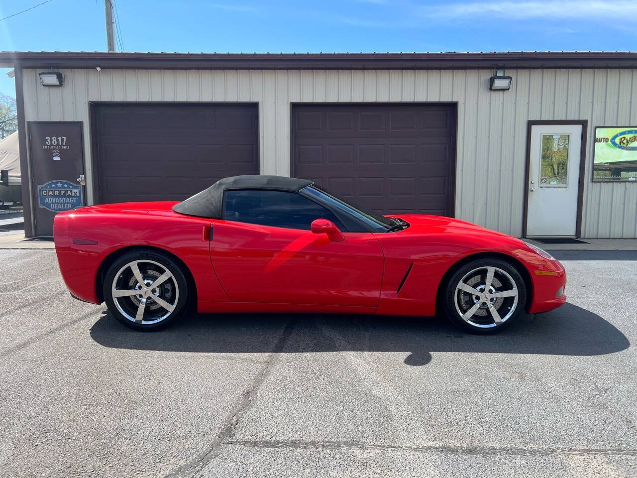 Used 2010 Chevrolet Corvette Convertible w/ Preferred Equipment Group RWD image 11