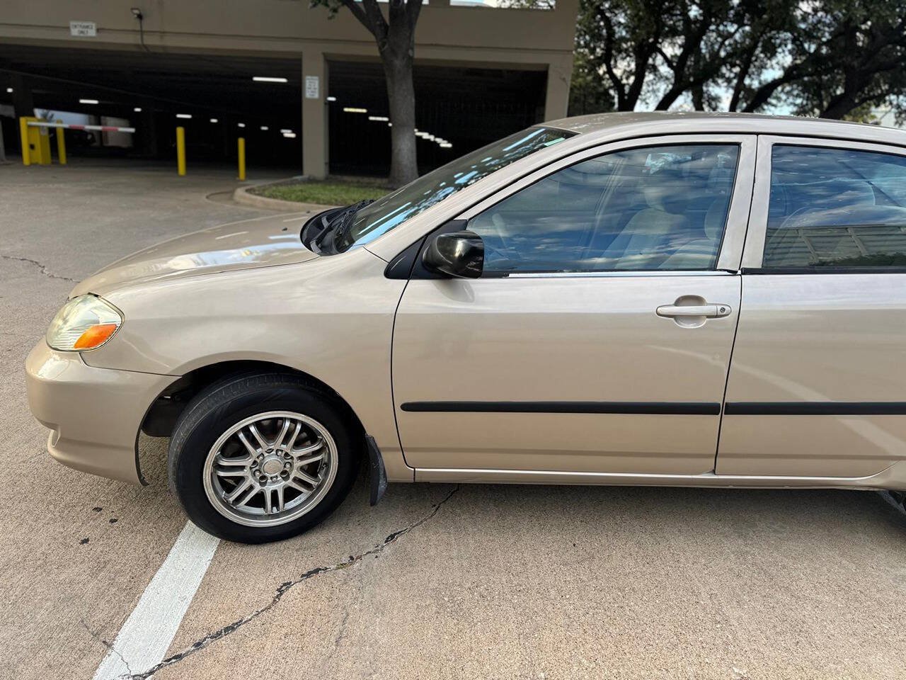 Used 2005 Toyota Corolla CE FWD image 4