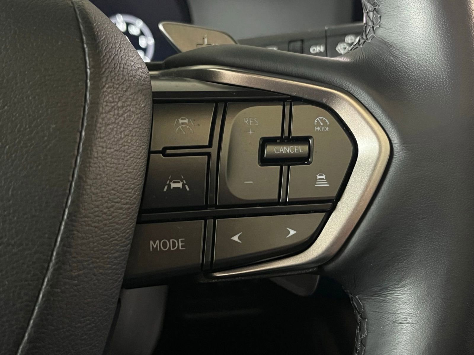 Used 2024 Lexus GX 550 w/ Accessory Package (Z1) AWD/4WD image 30
