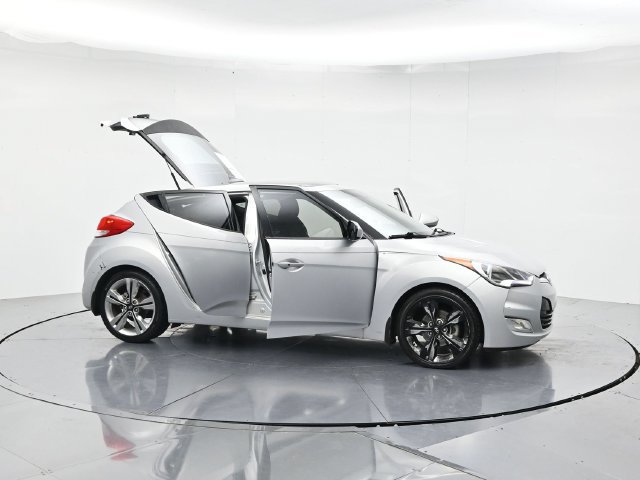 Used 2017 Hyundai Veloster Value Edition FWD image 54