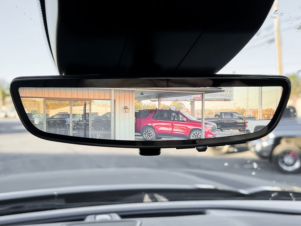 Used 2025 GMC Sierra 1500 Denali Ultimate image 9