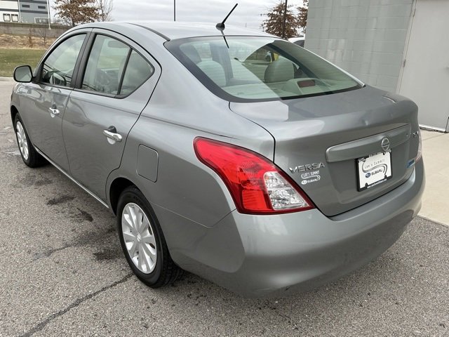 Used 2012 Nissan Versa SV image 2