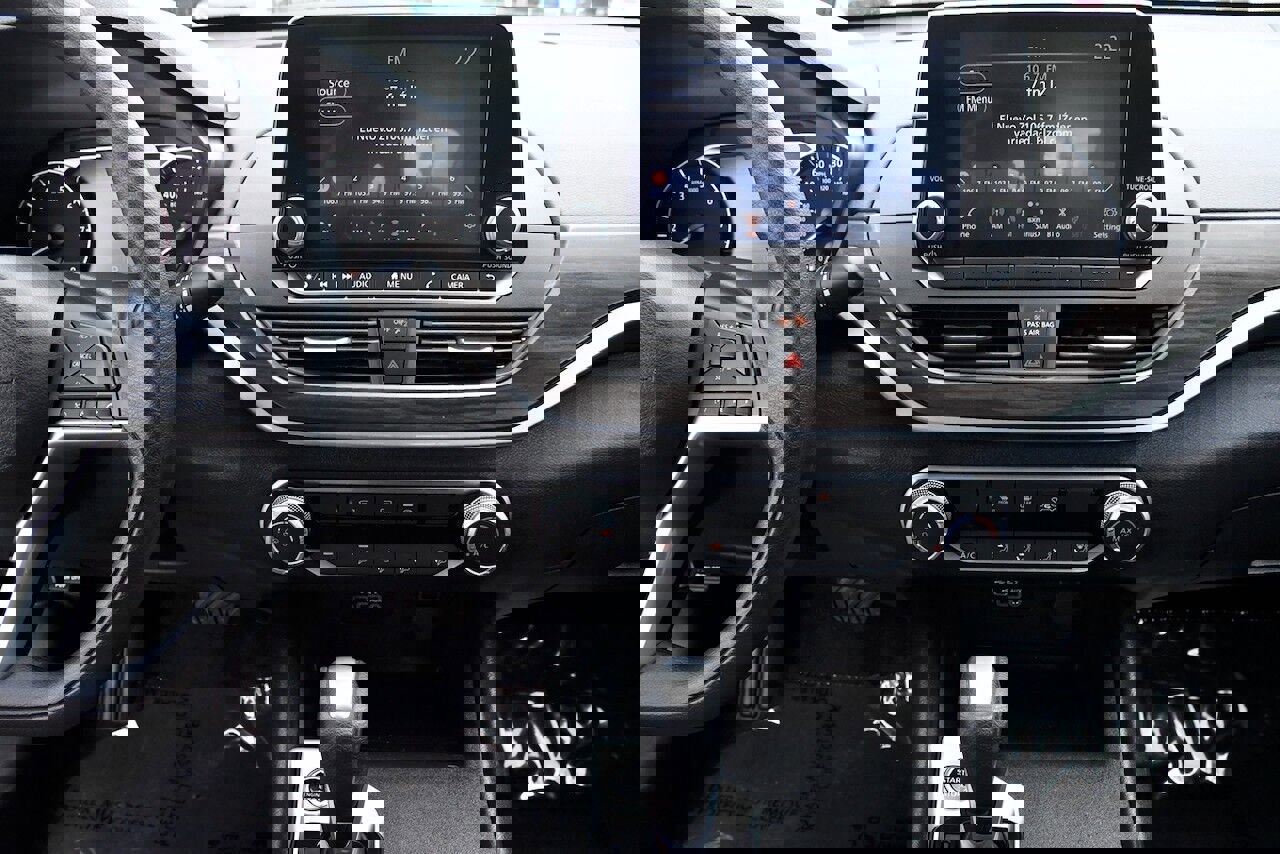 Used 2025 Nissan Altima 2.5 SV image 23