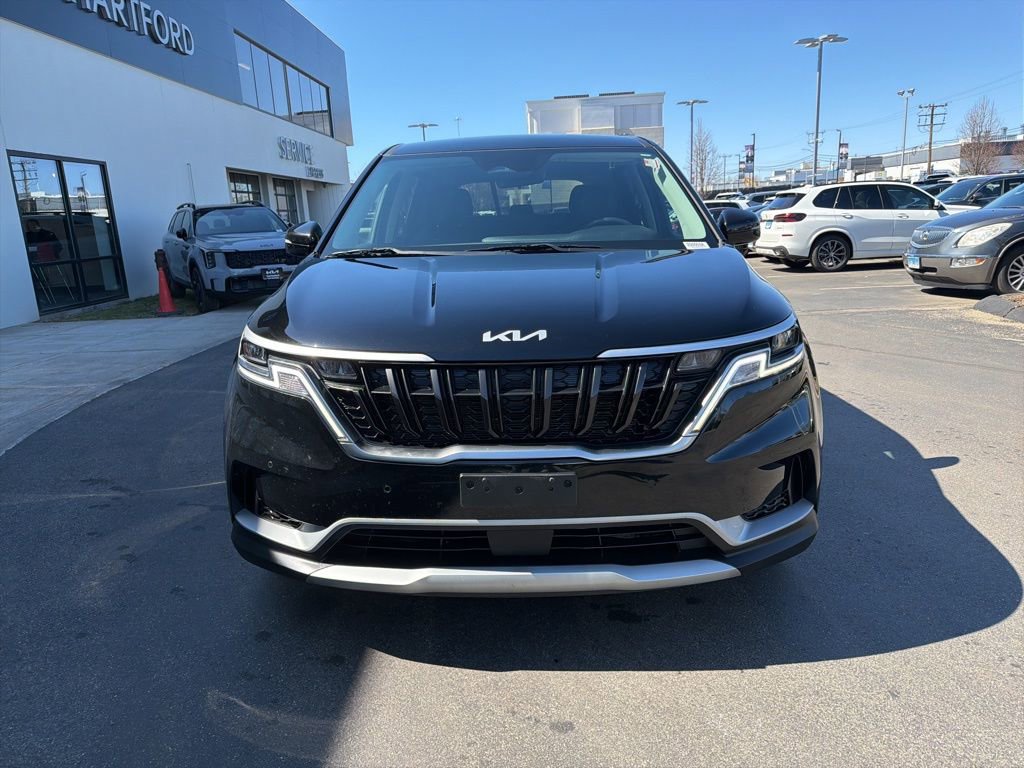 Certified 2024 Kia Carnival EX image 3