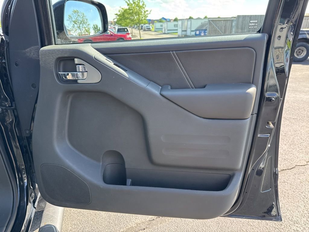Used 2020 Nissan Frontier PRO-4X w/ Pro-4x Utility Package AWD/4WD image 40