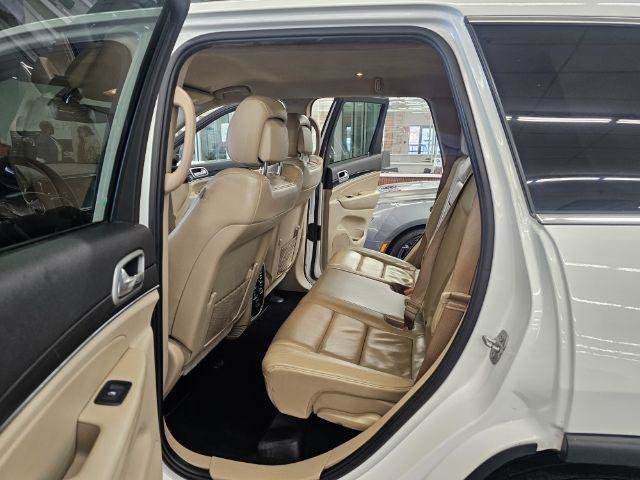 Used 2019 Jeep Grand Cherokee Limited AWD/4WD image 9
