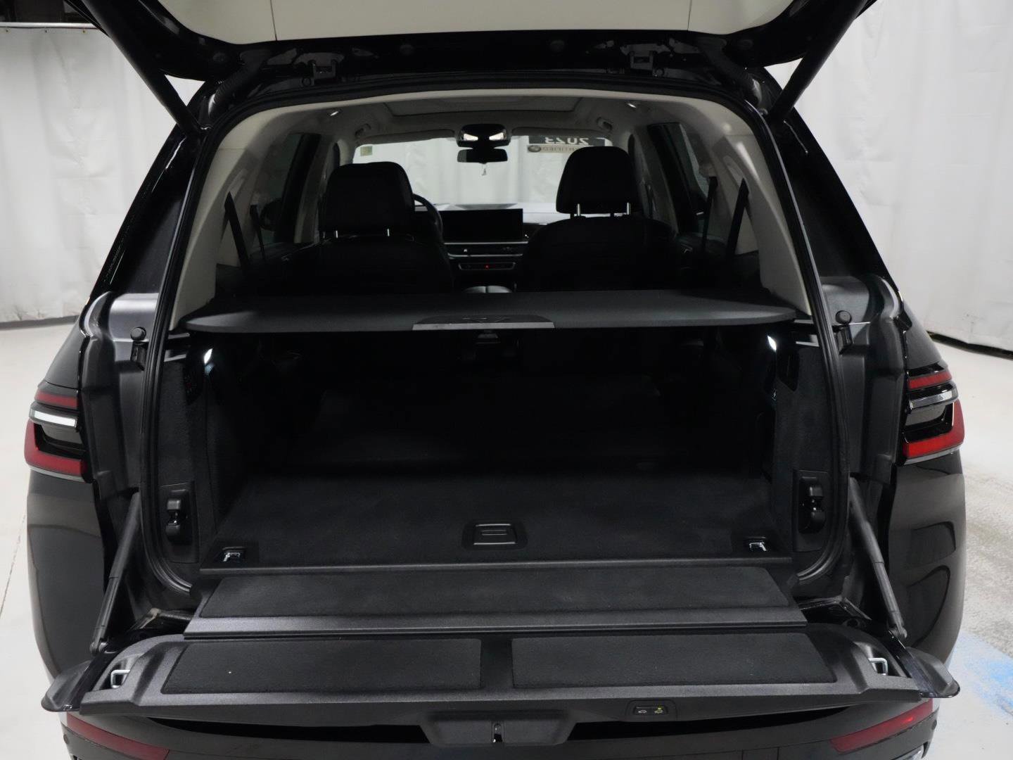 Certified 2023 BMW X7 xDrive40i w/ Parking Assistance Package image 19