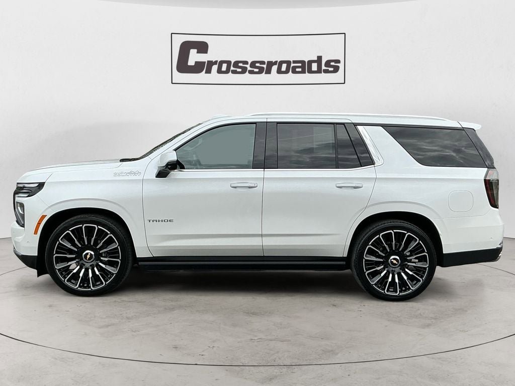 Used 2025 Chevrolet Tahoe High Country AWD/4WD image 2