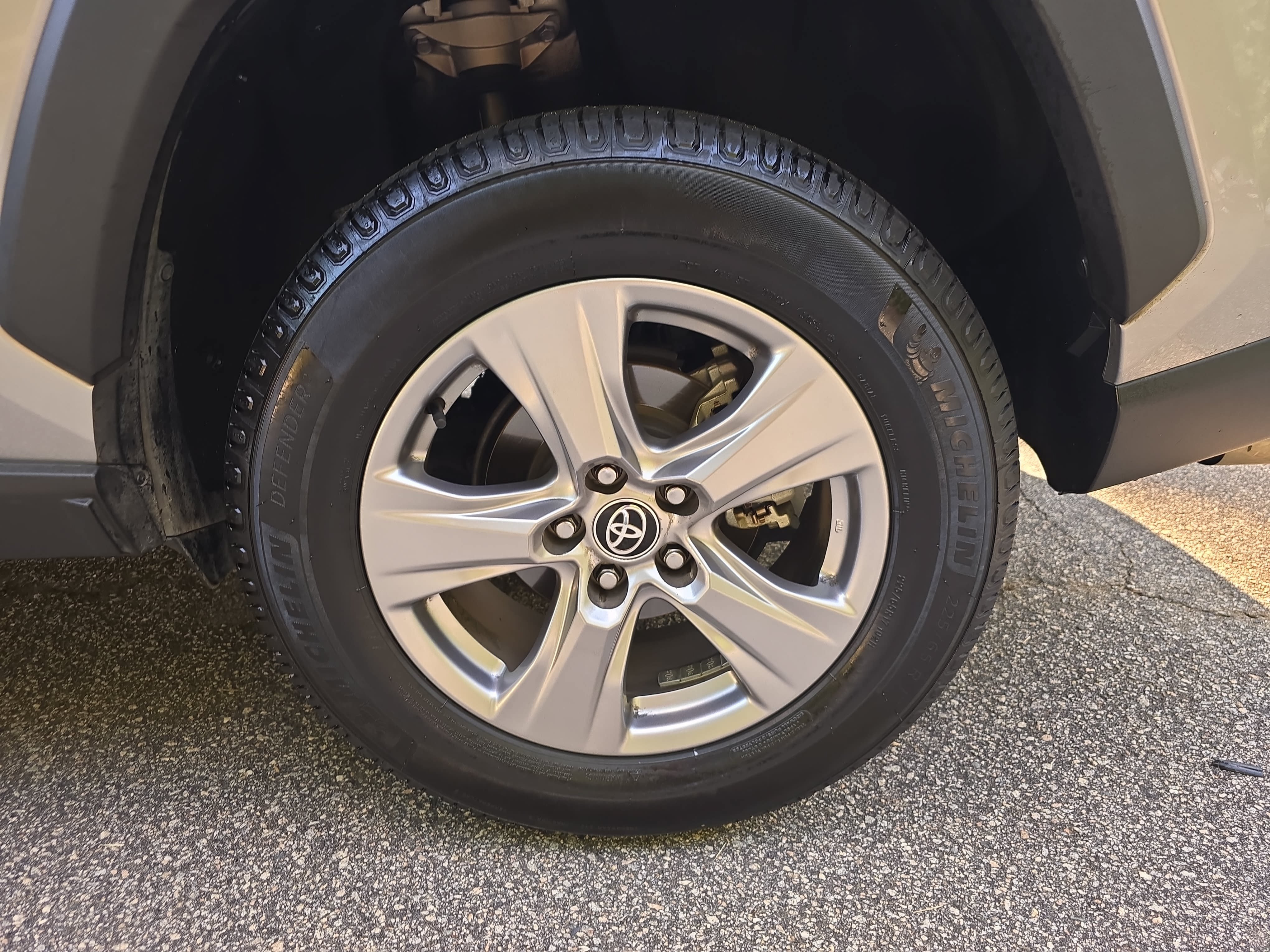 Used 2022 Toyota RAV4 XLE AWD/4WD image 29