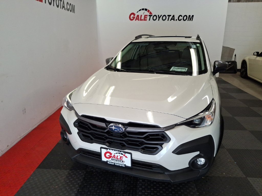 Used 2024 Subaru Crosstrek 2.0i Premium AWD/4WD image 3