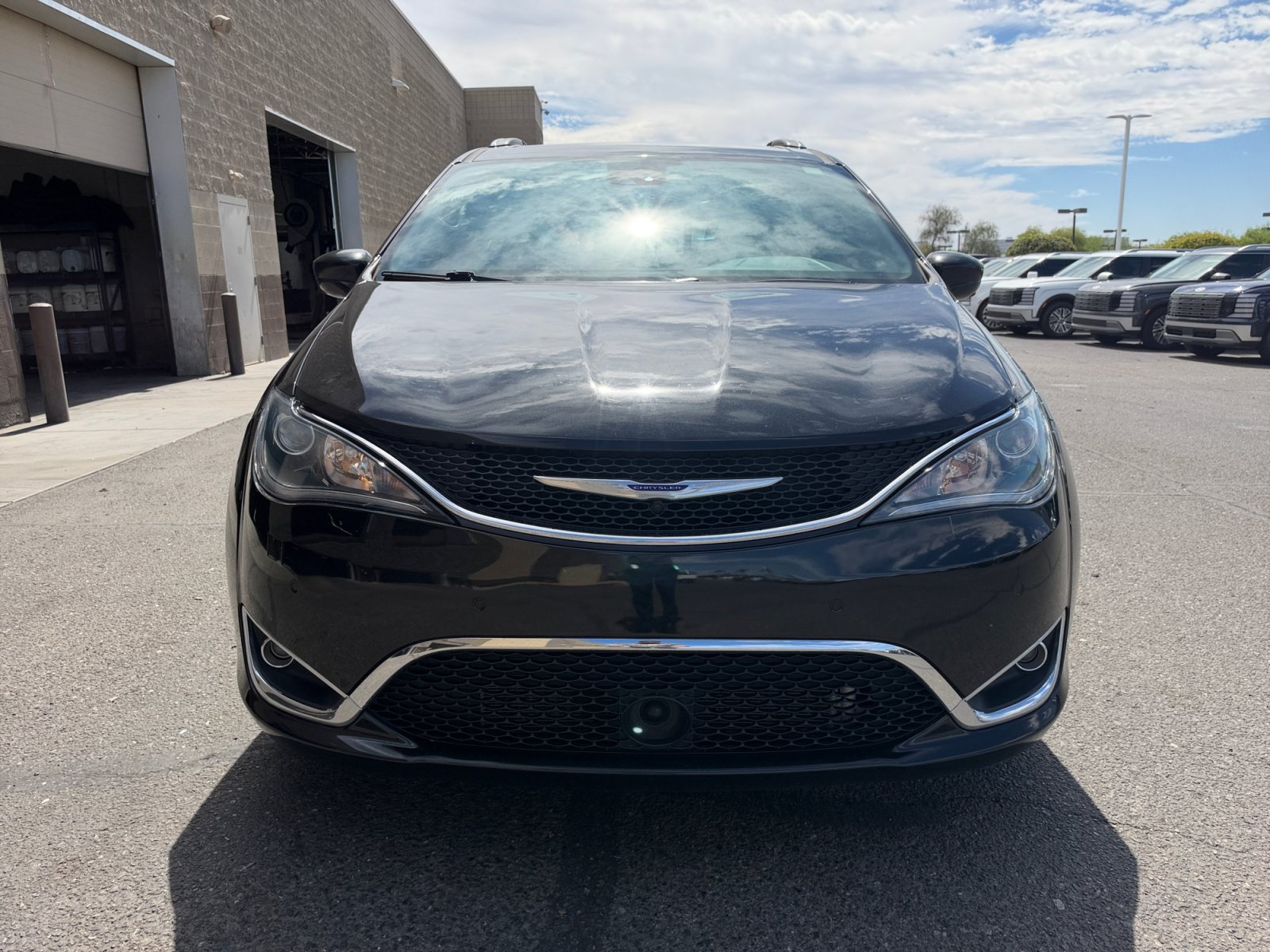 Used 2018 Chrysler Pacifica Touring-L w/ Advanced Safetytec Group FWD image 23