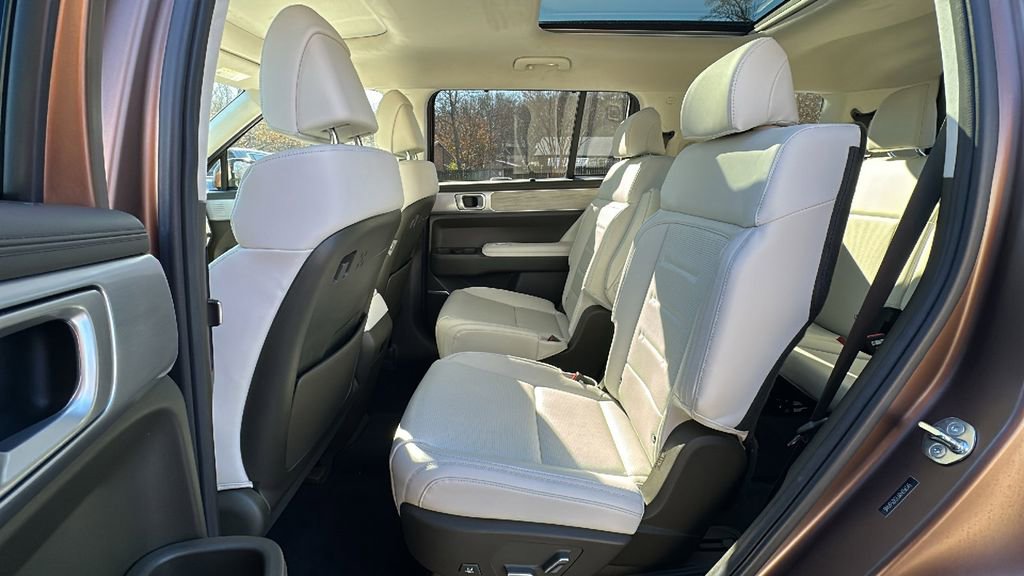 Used 2024 Hyundai Santa Fe Calligraphy image 13