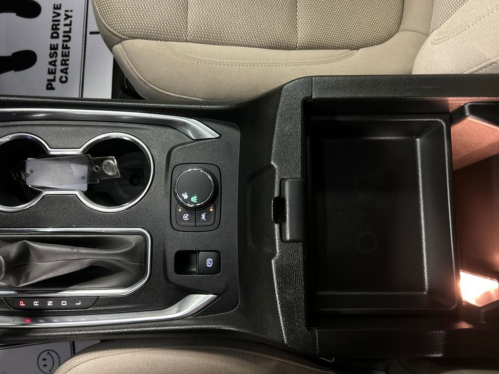 Used 2023 Chevrolet Traverse LS w/ Midnight/Sport Edition image 21