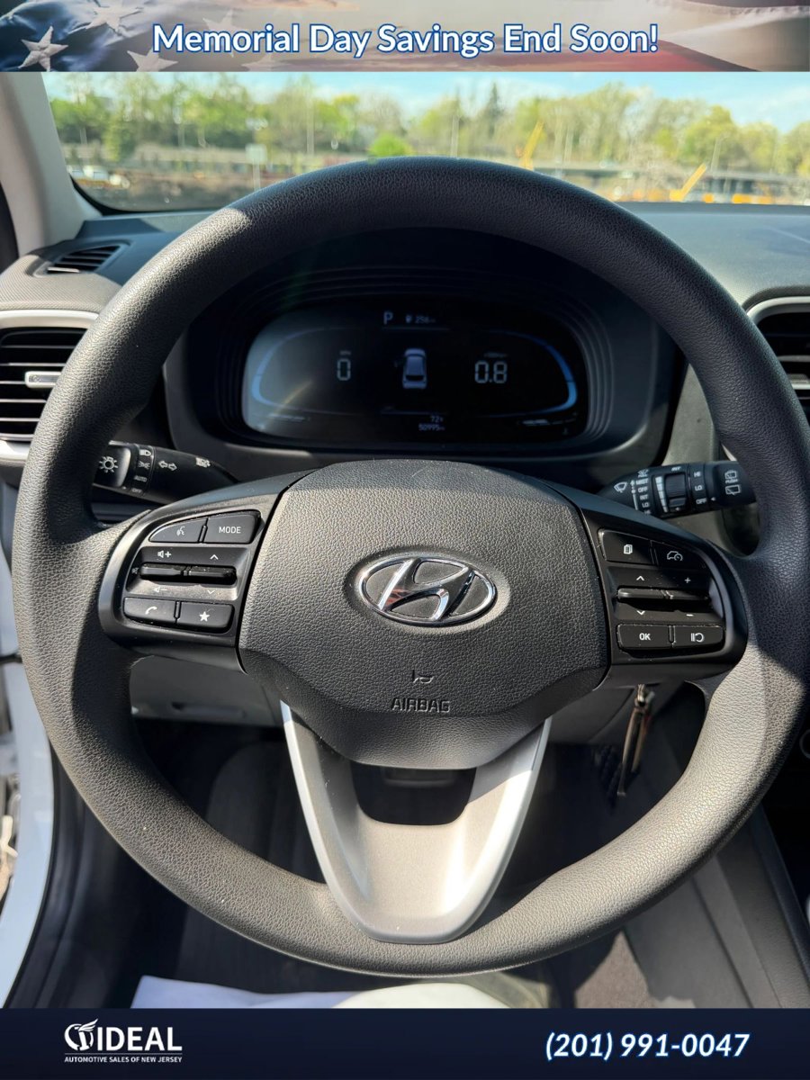 Used 2024 Hyundai Venue SE FWD image 34