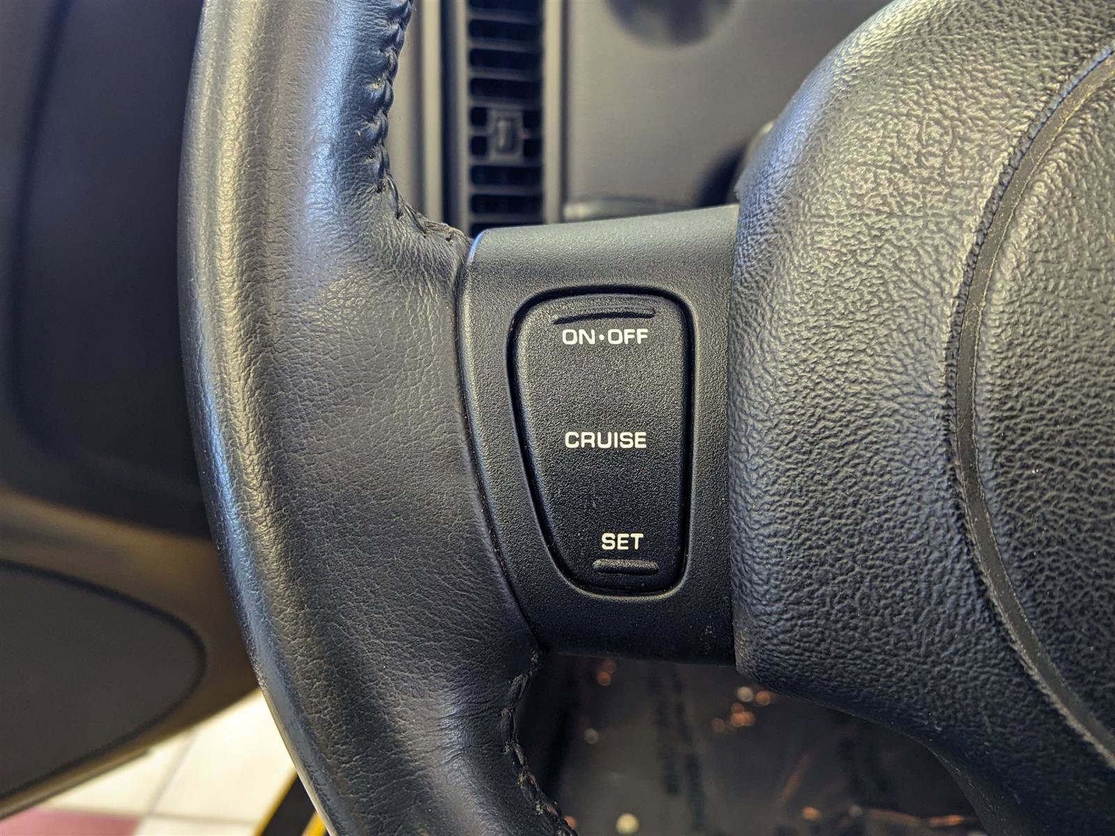 Used 2002 Chrysler Prowler image 22