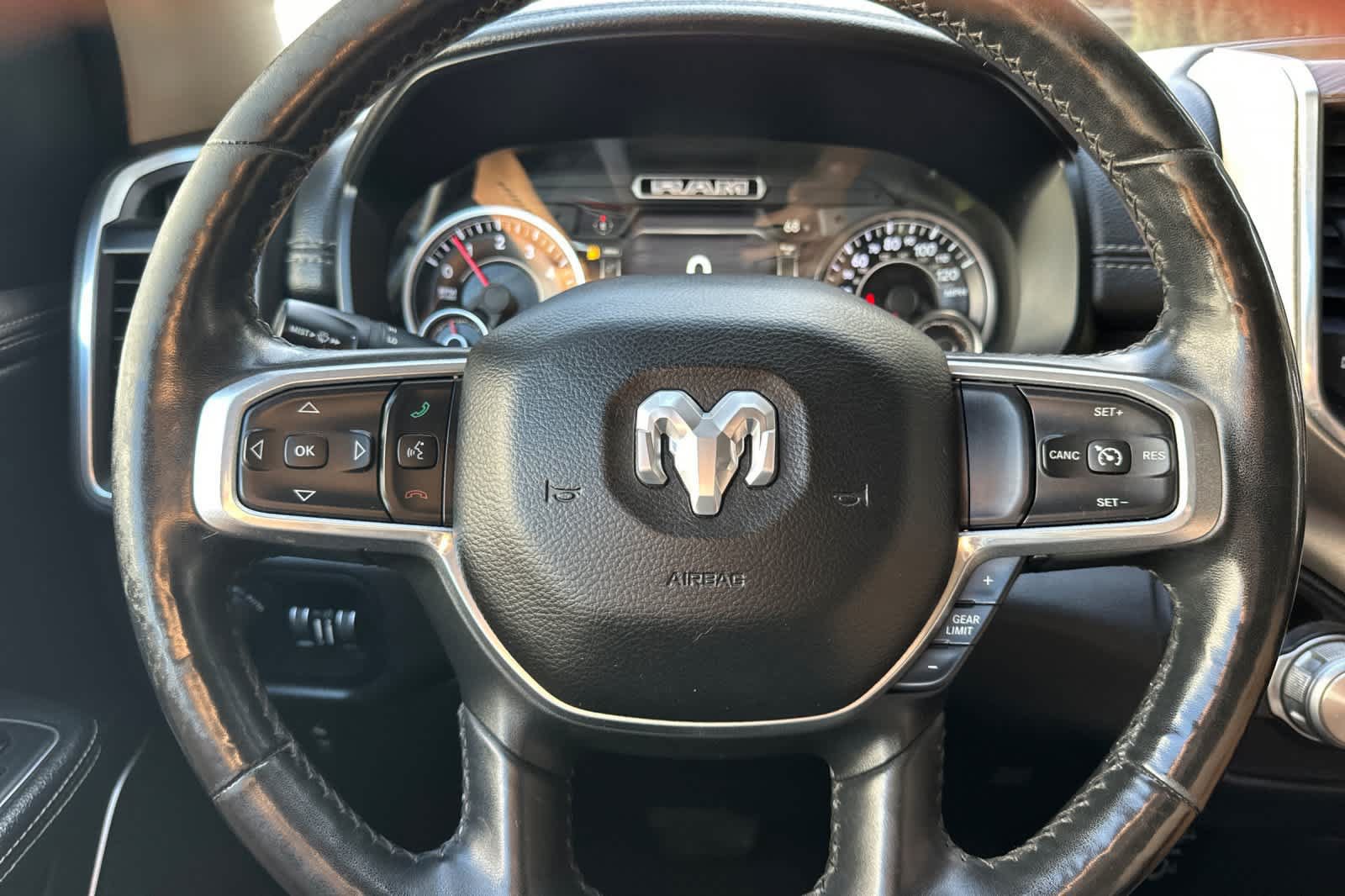 Used 2019 RAM 1500 Laramie AWD/4WD image 28