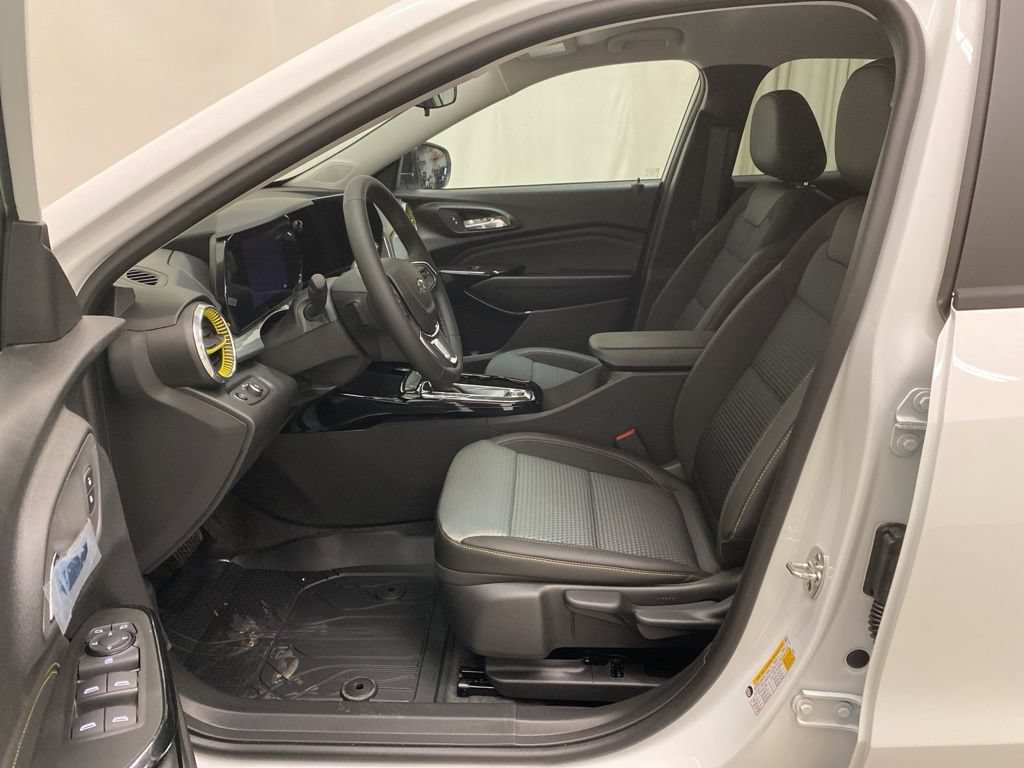 New 2026 Chevrolet Trax LT w/ Driver Confidence Package FWD image 14