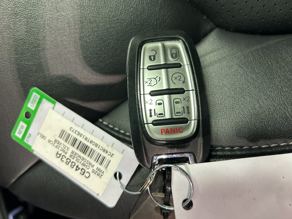 Used 2026 Chrysler Pacifica Select FWD image 22