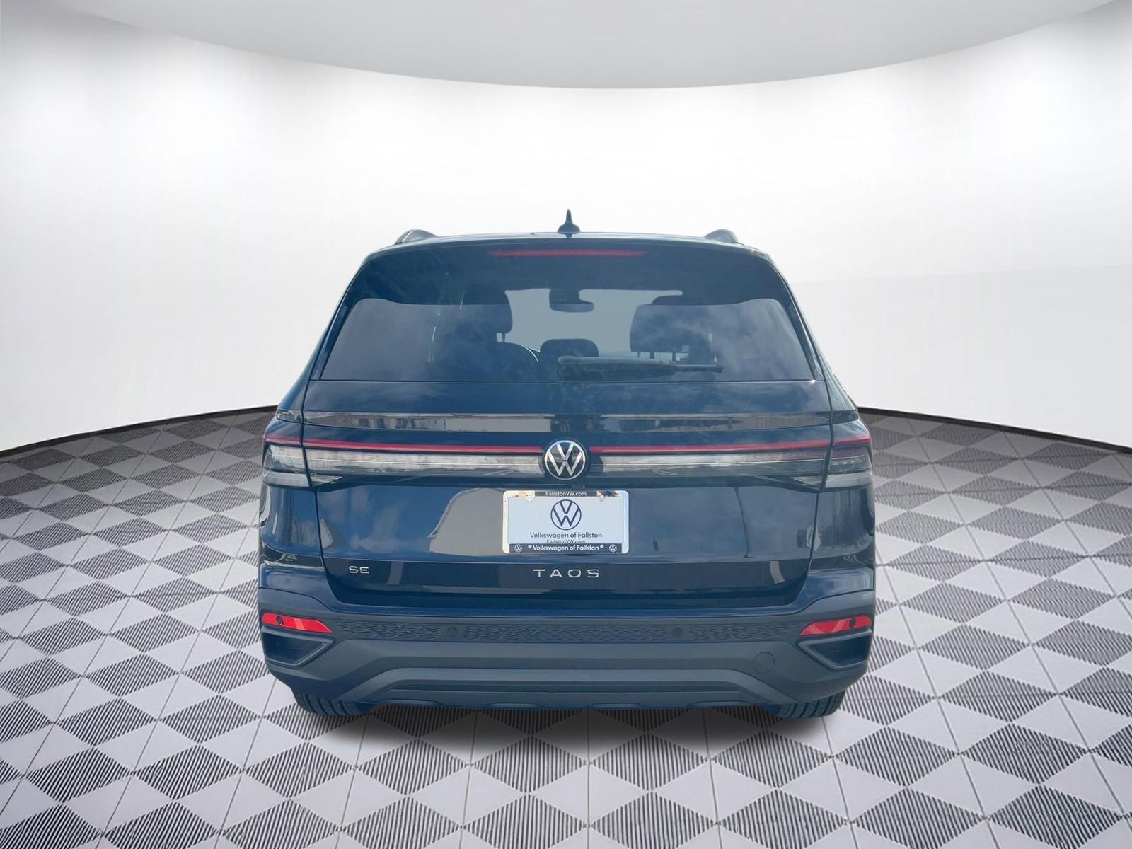 Used 2025 Volkswagen Taos SE image 10