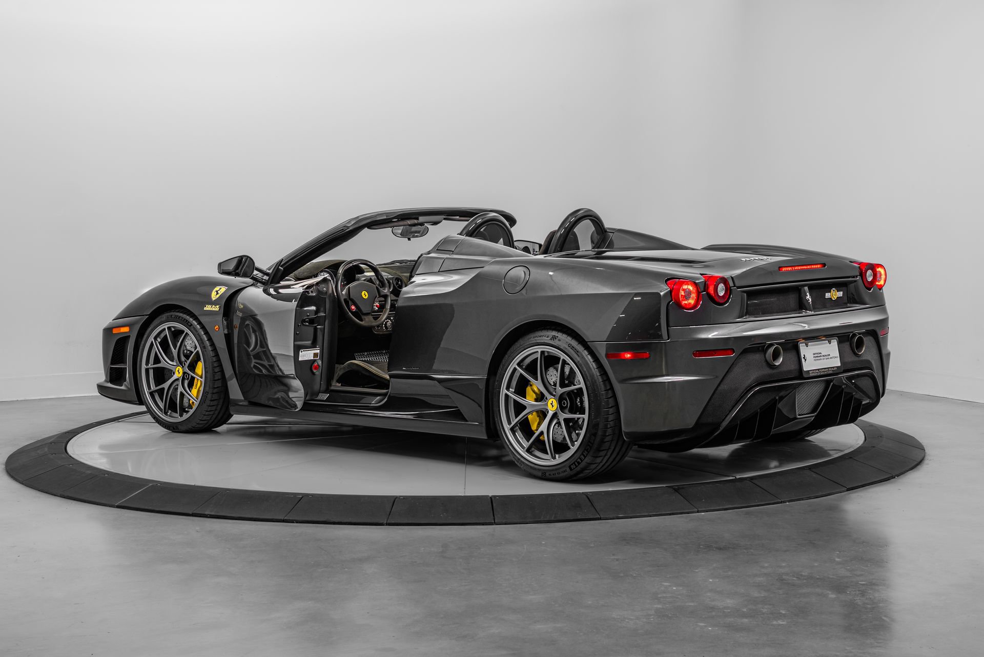 Used 2009 Ferrari F430 Scuderia RWD image 2